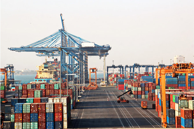 عوارض گمرکی چیست و چگونه تعیین می‌شود؟